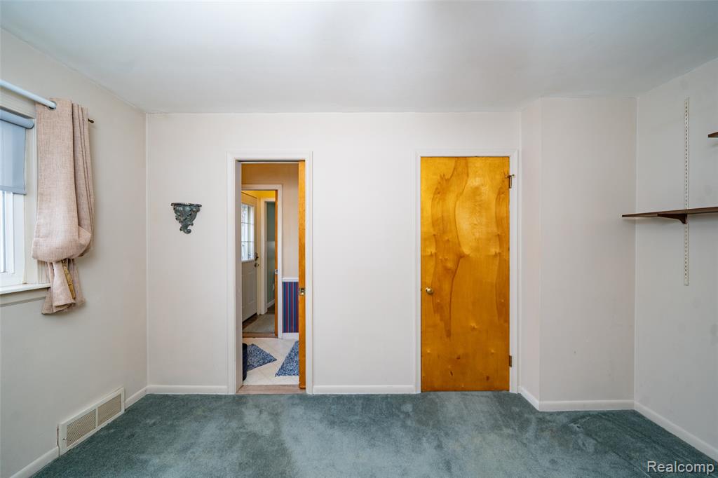 5247 Lyons Circle S, Warren, MI 48092 — Photo 27