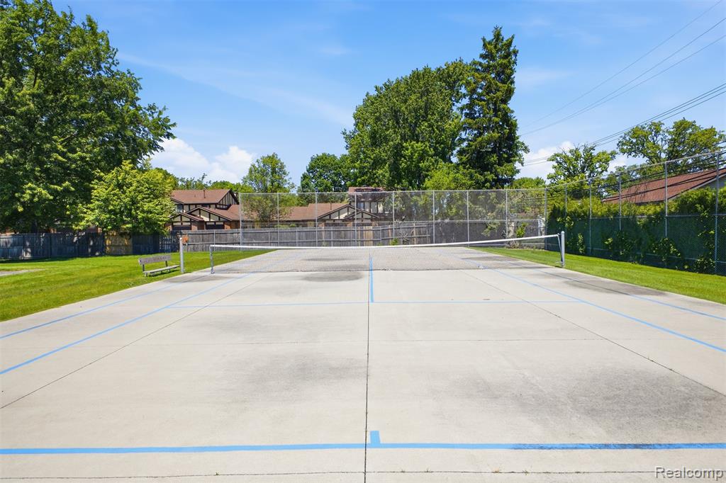 9921 Allen Pointe Drive, 4, Allen Park, MI 48101 — Photo 32