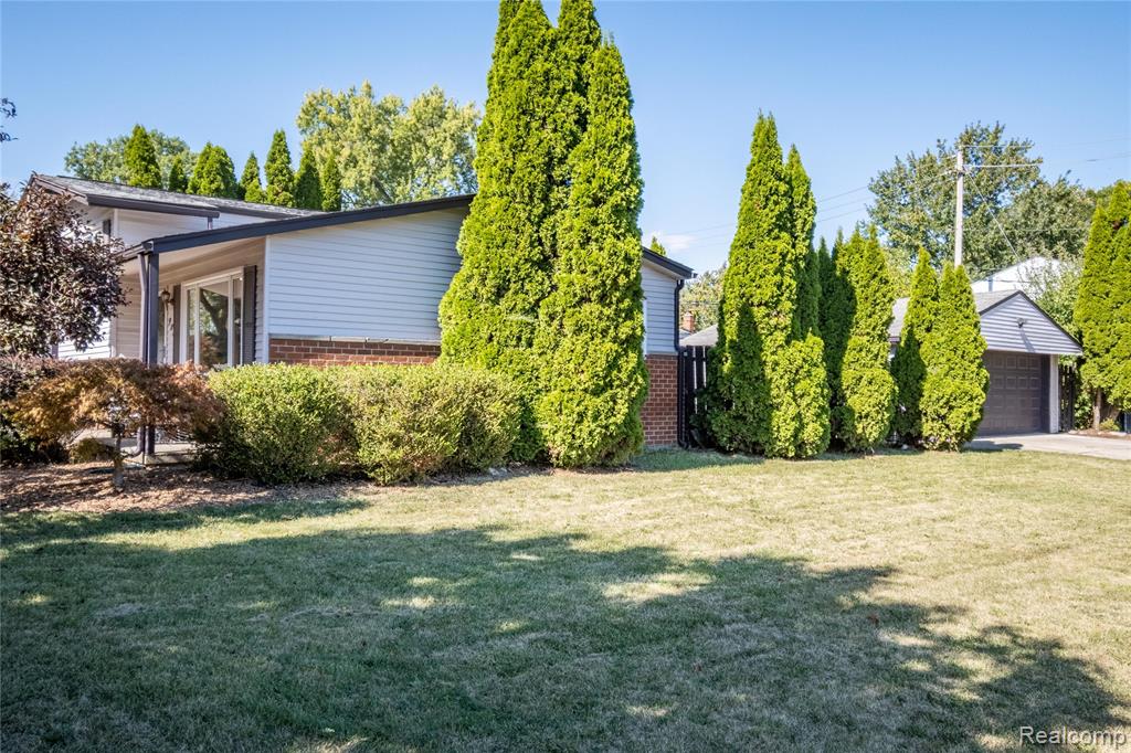 908 W Elmwood Avenue, Clawson, MI — Photo 31