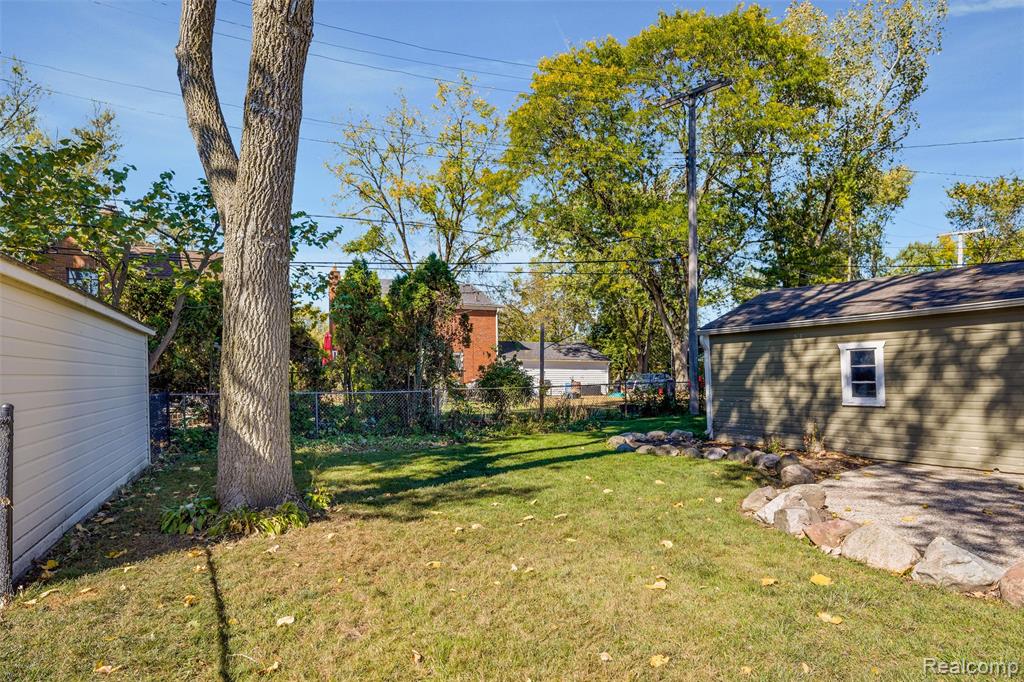4214 S Verona Circle, Royal Oak, MI 48073 — Photo 23