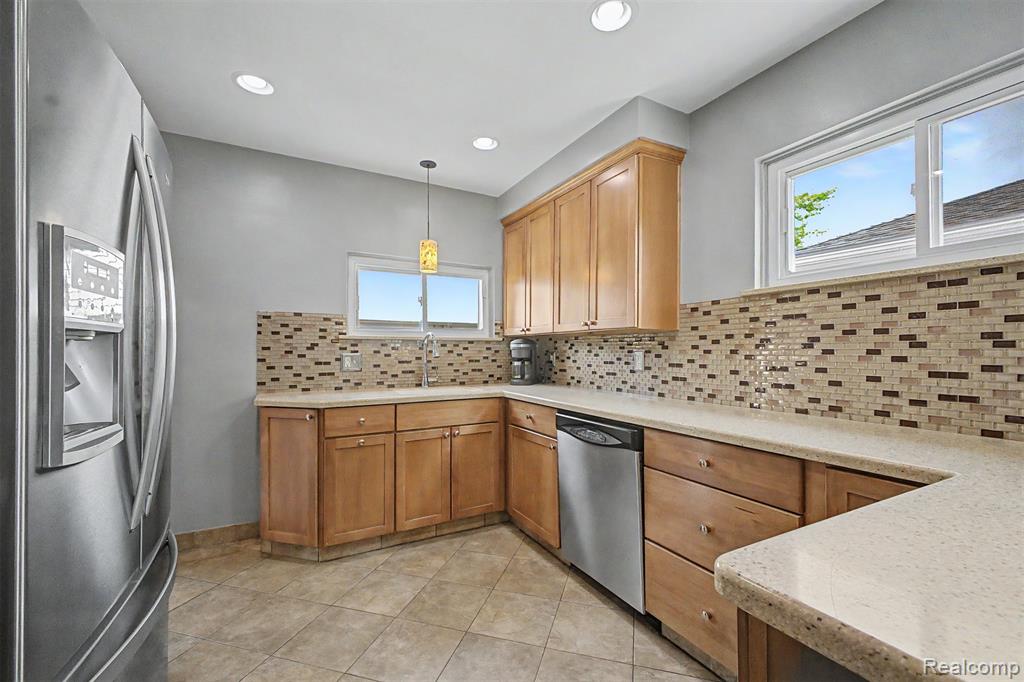 9904 Fox Avenue, Allen Park, MI 48101 — Photo 14