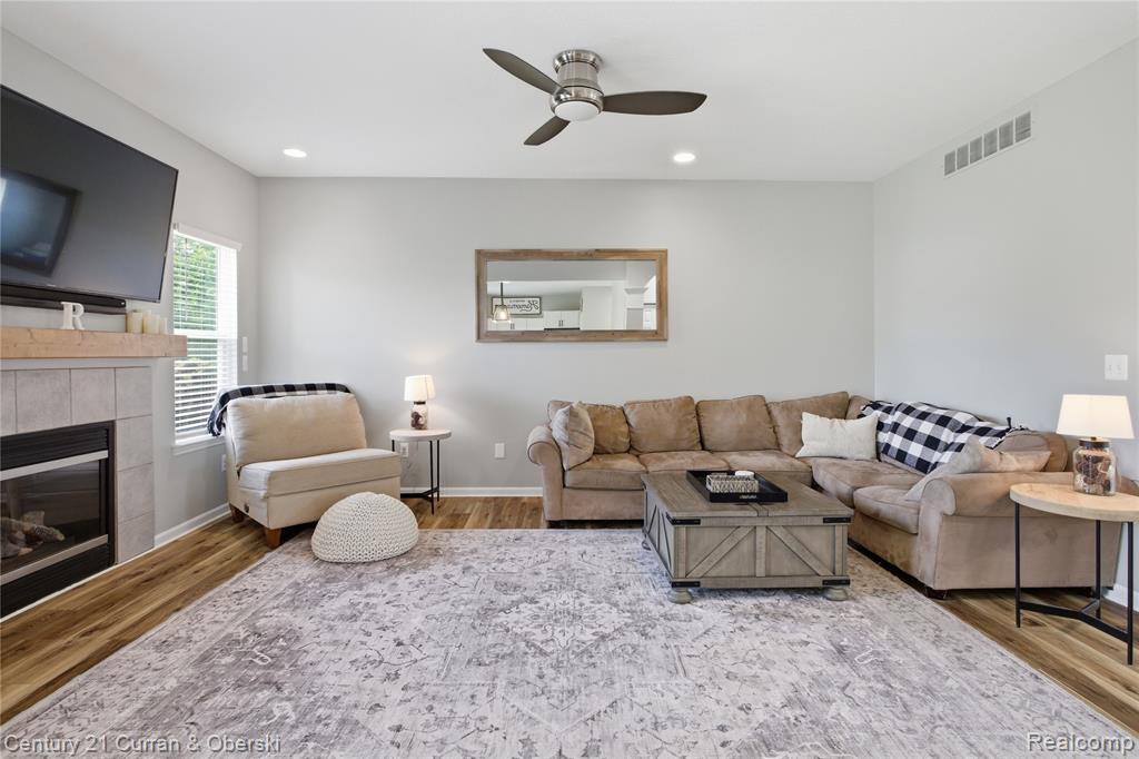 23537 Crescent Ridge Drive, New Boston, MI 48164 — Photo 12
