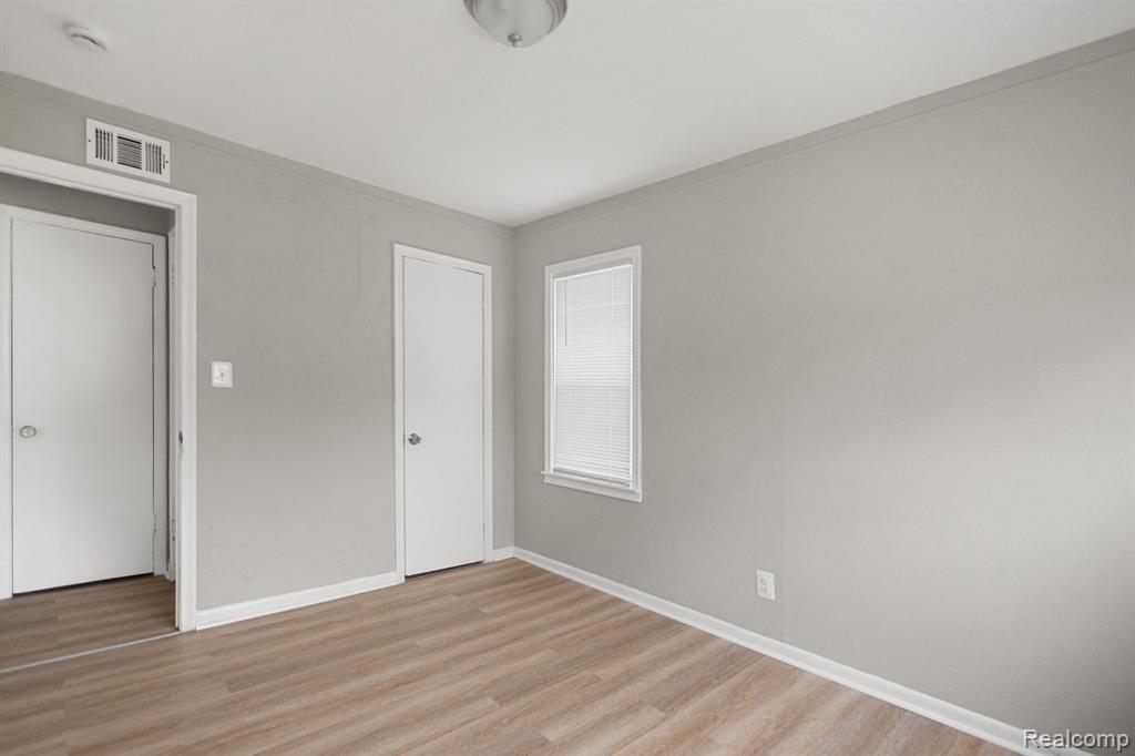 8499 MEADOW Avenue, Warren, MI 48089 — Photo 15