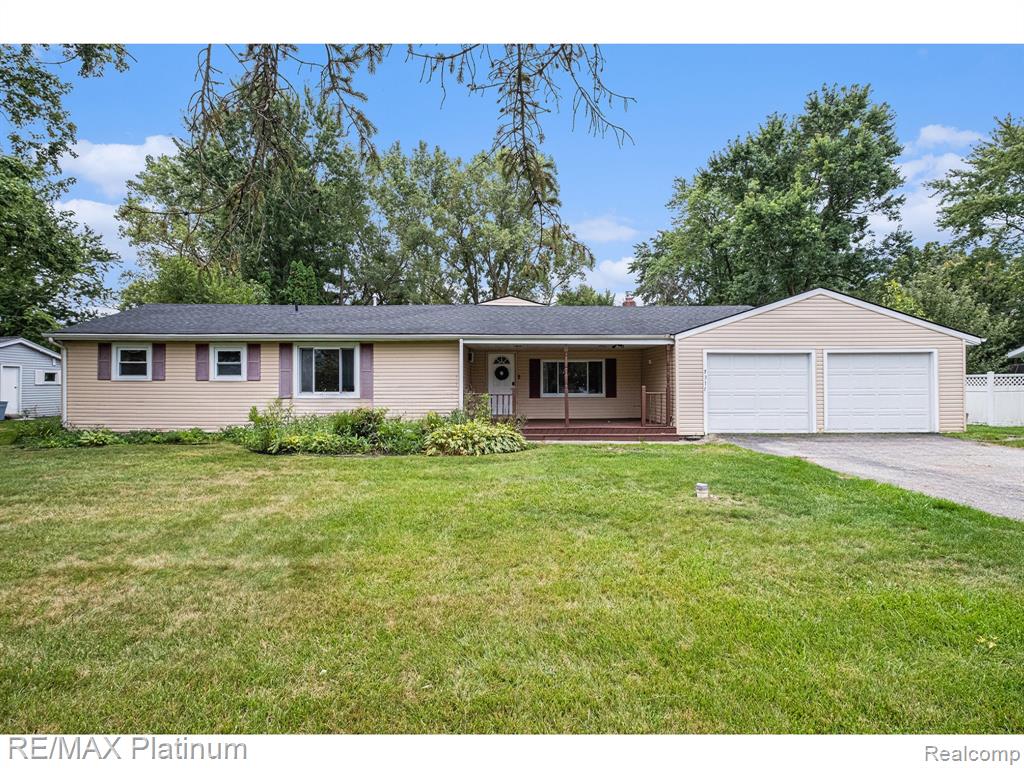 5311 Northway Drive, Swartz Creek, MI 48473 — front exterior