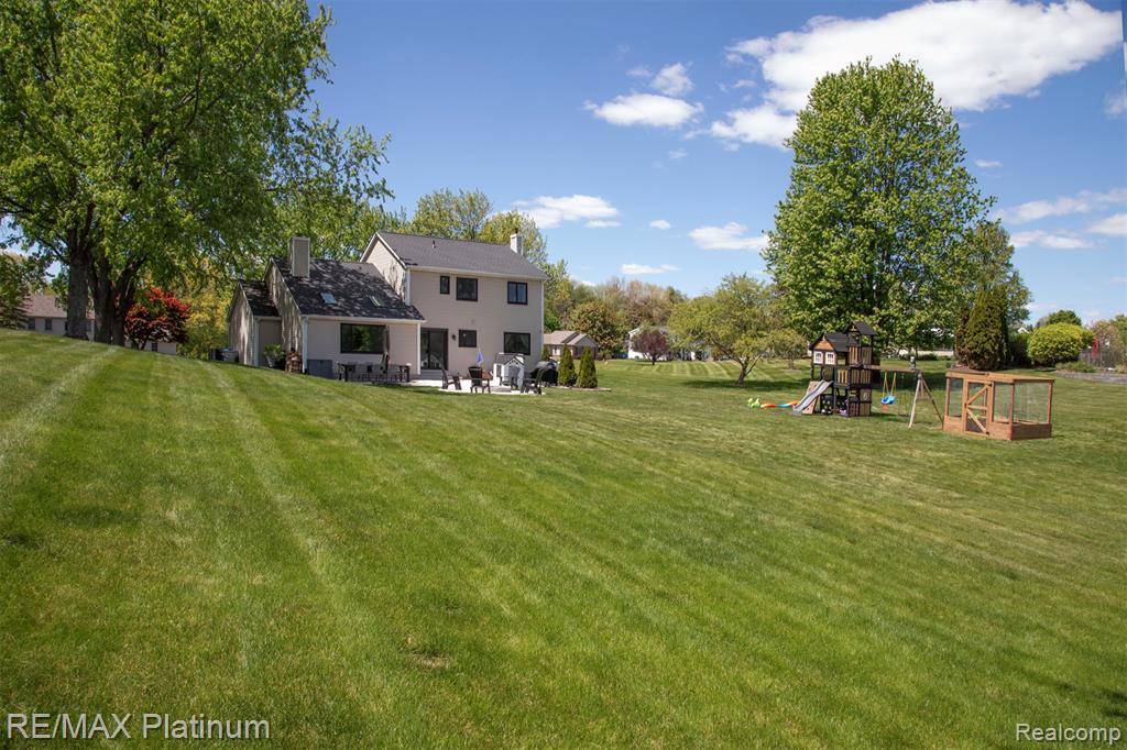 9633 Fairfax Drive W, Pinckney, MI 48169 — Photo 23