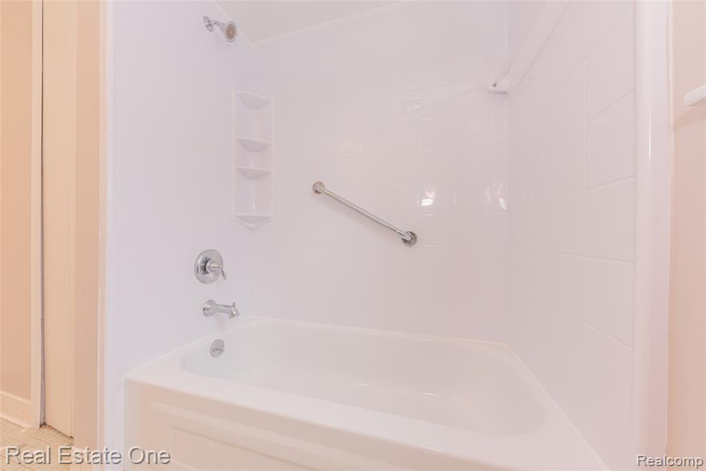 41958 Sunderland Drive, Canton, MI 48187 — Photo 44