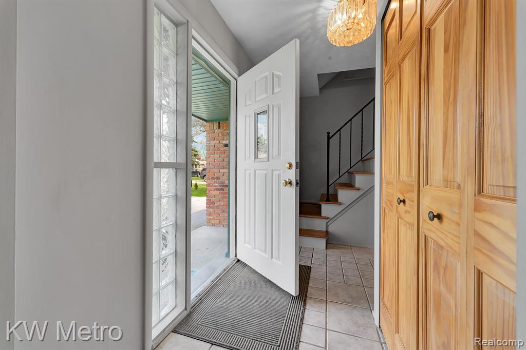 415 LANGE Drive, Troy, MI 48098 — Photo 6