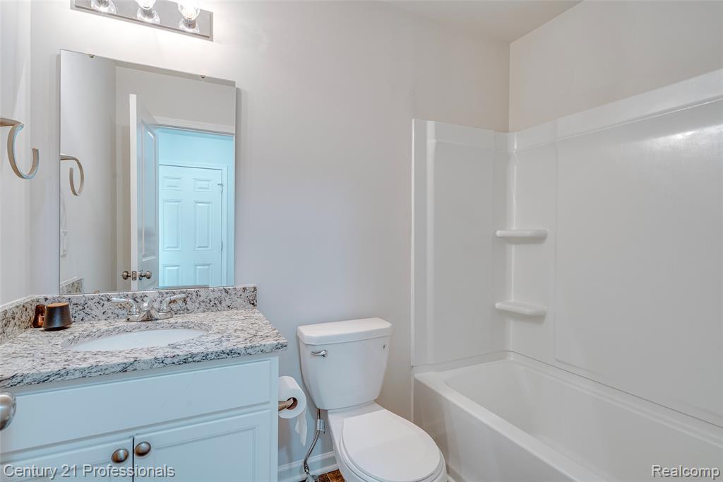 1666 Golfview Drive, Ypsilanti, MI 48198 — Photo 22