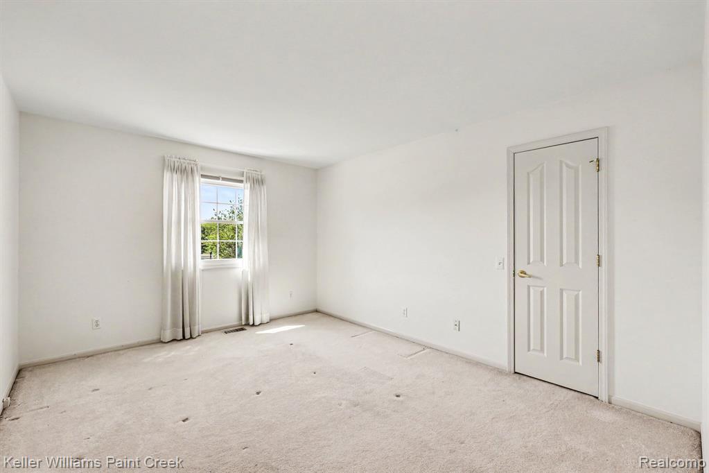 1432 Oakmont Court, Lake Orion, MI 48362 — Photo 16