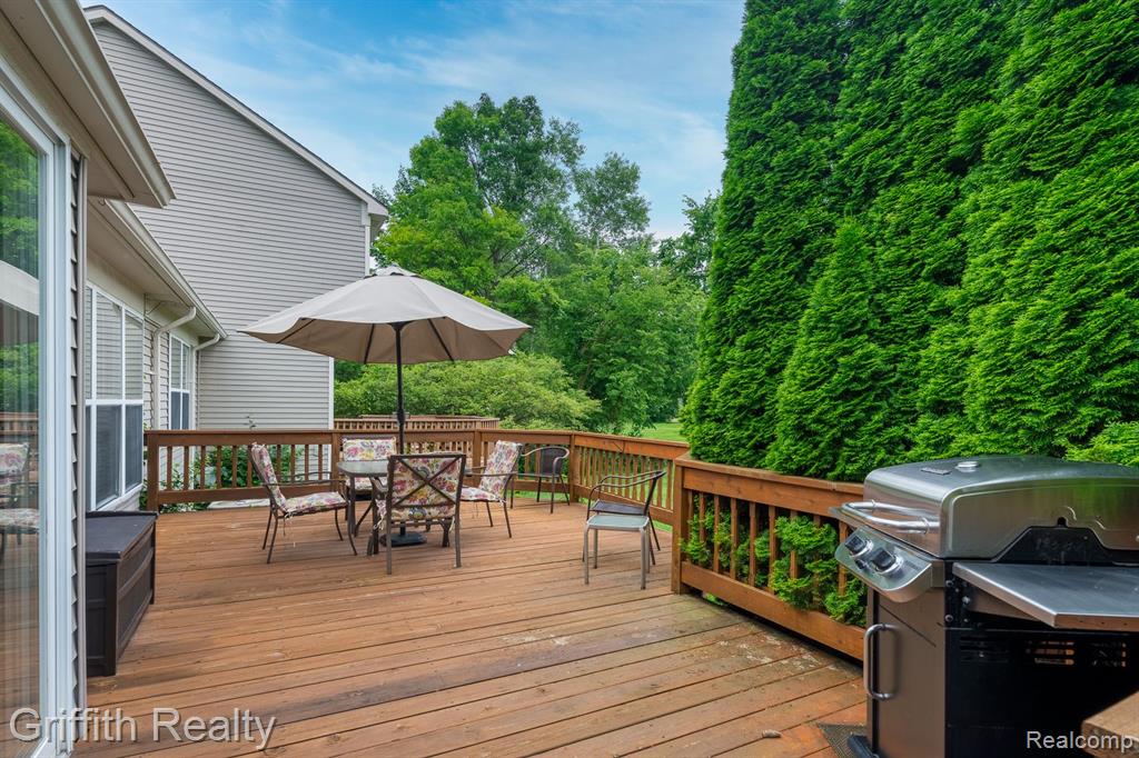 850 CALPERNIA, Wixom, MI 48393 — Photo 5