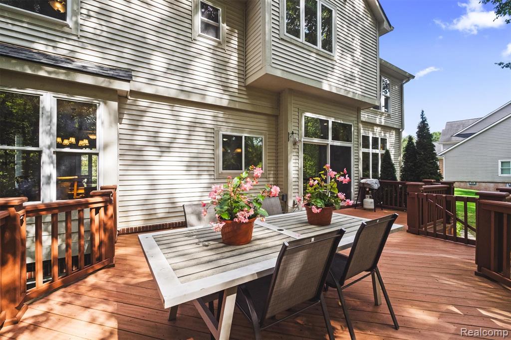 6404 Pennington Drive, White Lake, MI 48383 — Photo 4