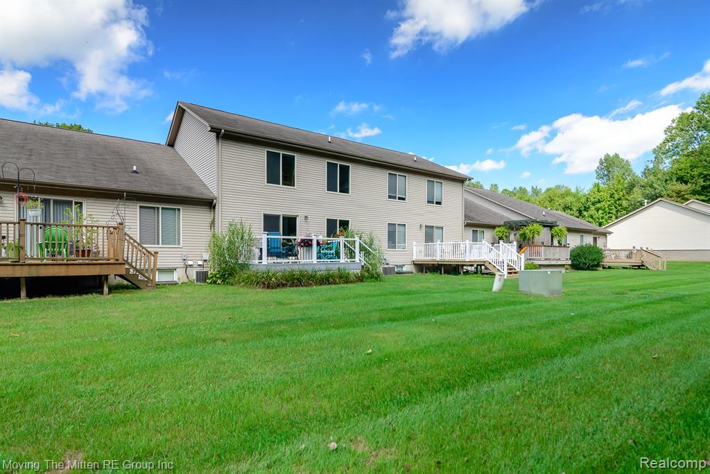 17449 Ava Court, New Boston, MI 48164 — Photo 40