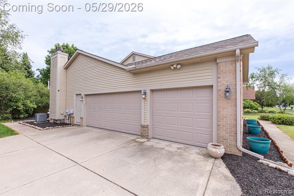 2241 Elkridge Circle, Highland, MI 48356 — Photo 53