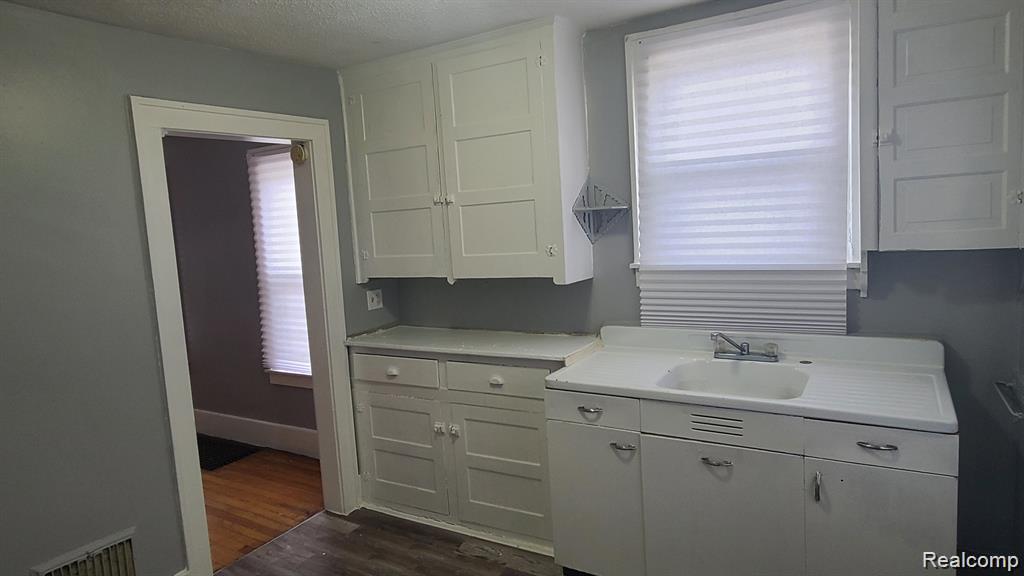 12019 Woodmont Avenue, Detroit, MI 48227 — Photo 3