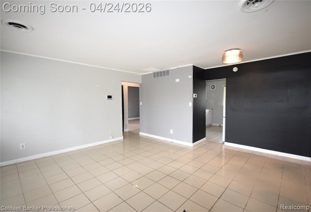 10311 Saratoga Street, Oak Park, MI 48237 — Photo 4