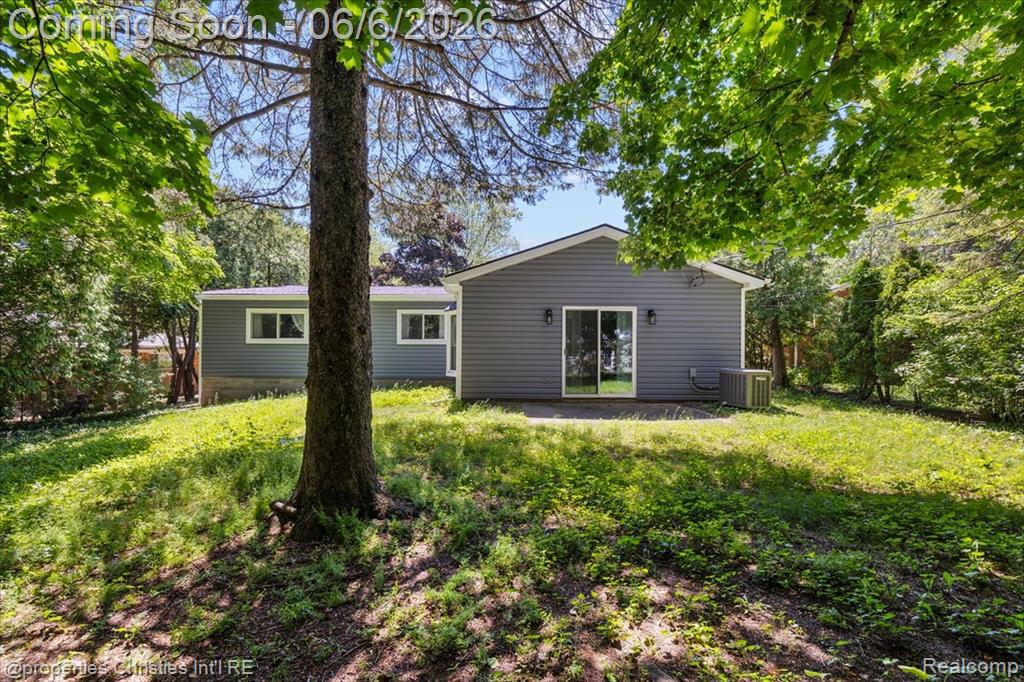 2255 Bedford Road, Bloomfield Hills, MI 48302 — Photo 9