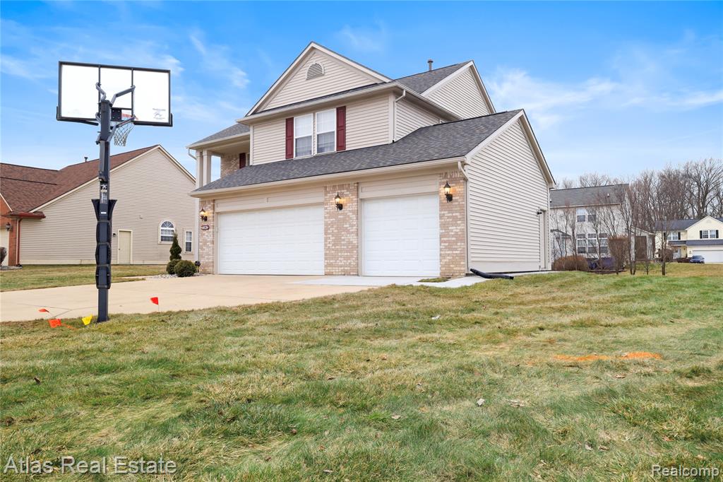 4028 Grand Oaks Court, Burton, MI 48519 — Photo 3