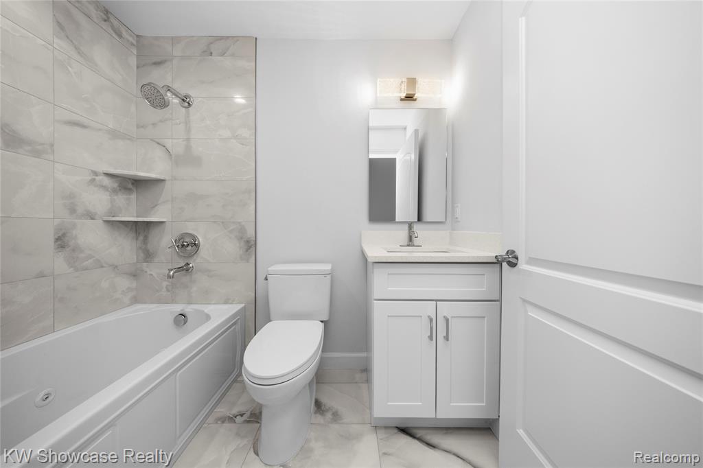 5512 Essex Court, West Bloomfield, MI — Photo 77
