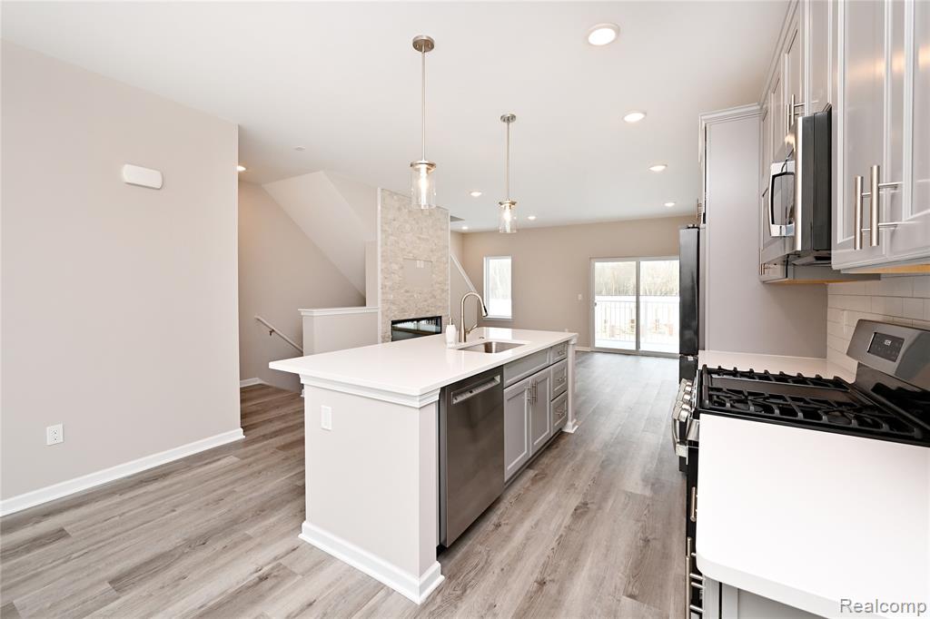 4861 Parkside Lane, Troy, MI 48085 — Photo 11