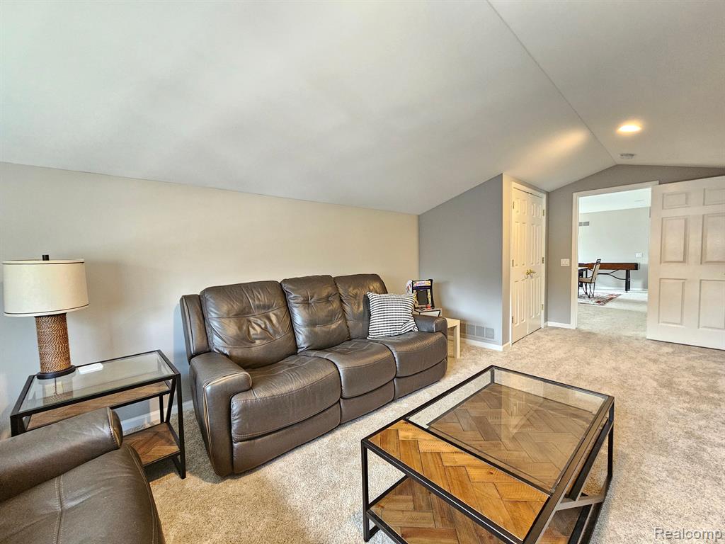 51094 PLYMOUTH LAKE, Plymouth, MI 48170 — Photo 32