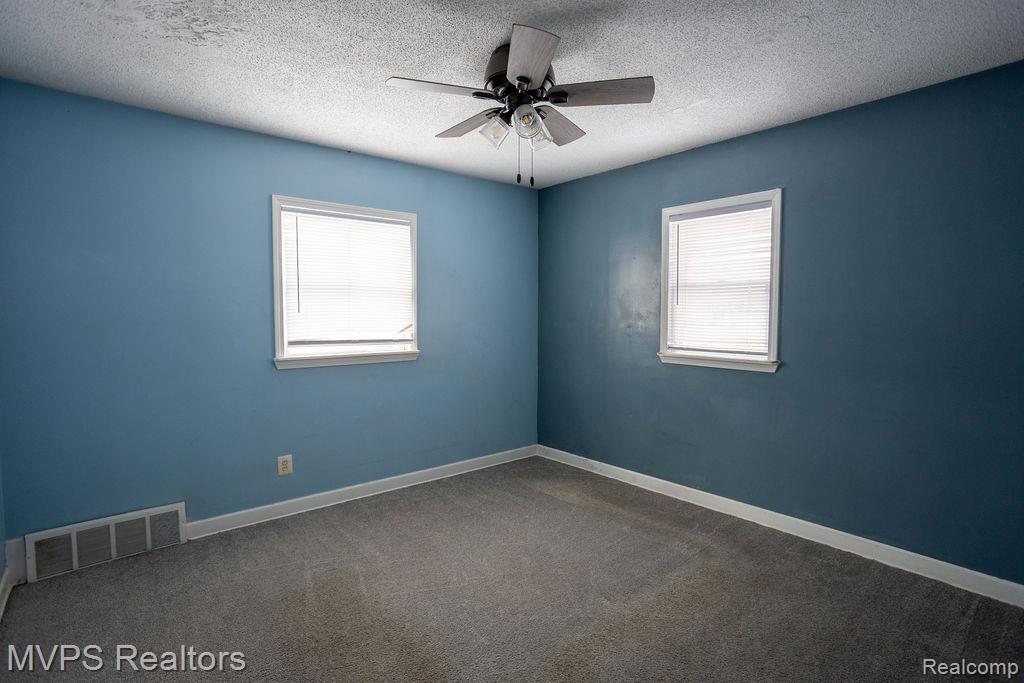 1107 E Muir Avenue, Hazel Park, MI 48030 — Photo 8