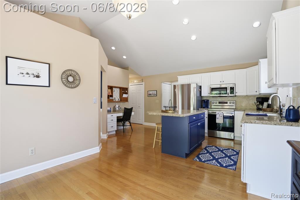 6153 Pine Creek Court, Grand Blanc, MI 48439 — Photo 12