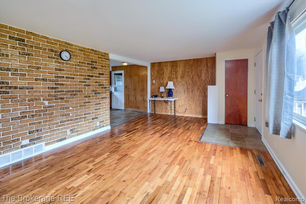 4093 Coral Street, Burton, MI 48509 — Photo 10
