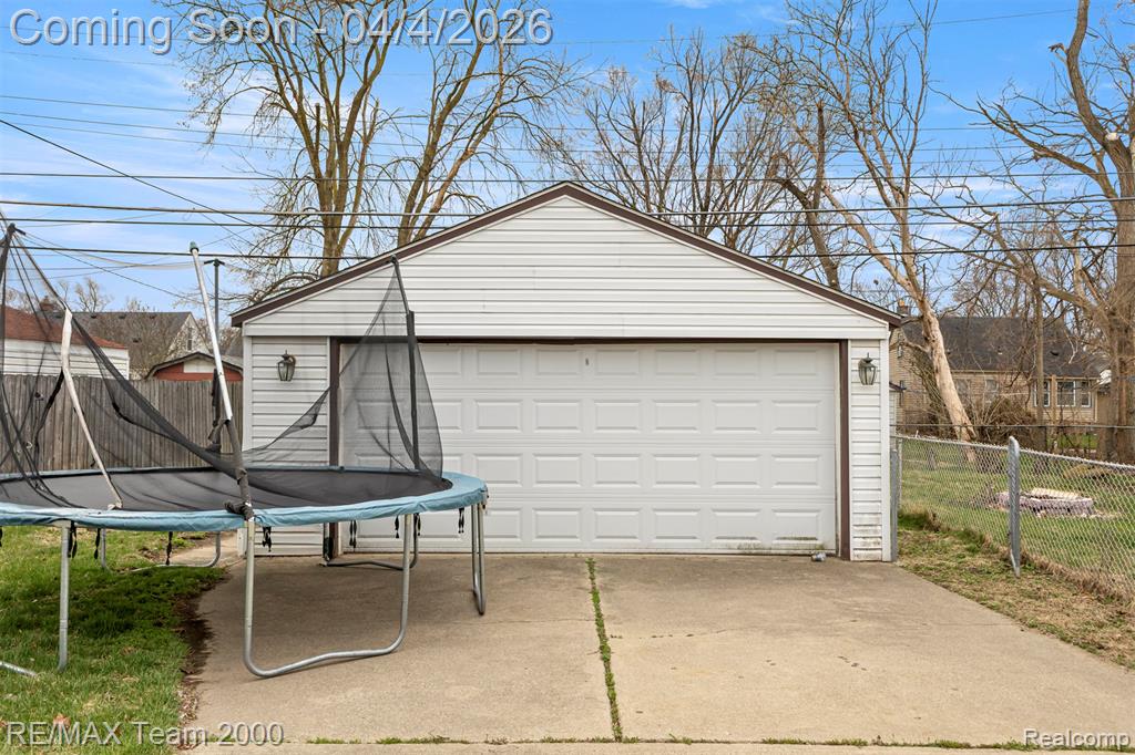 25521 Stanford Street, Dearborn Heights, MI 48125 — Photo 37