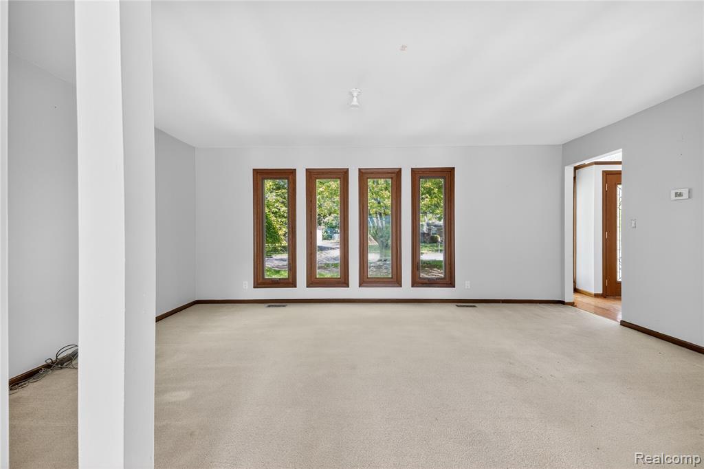8027 Berkshire Drive, Grosse Ile, MI 48138 — Photo 14