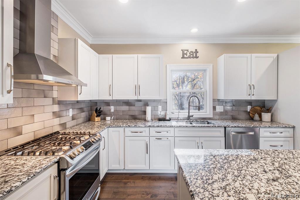 1281 Victoria Lane, Fenton, MI 48430 — Photo 9