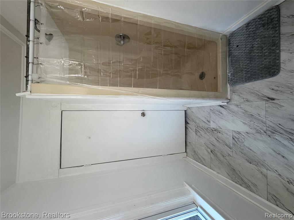 398 N Saginaw Street, Pontiac, MI 48342 — Photo 56