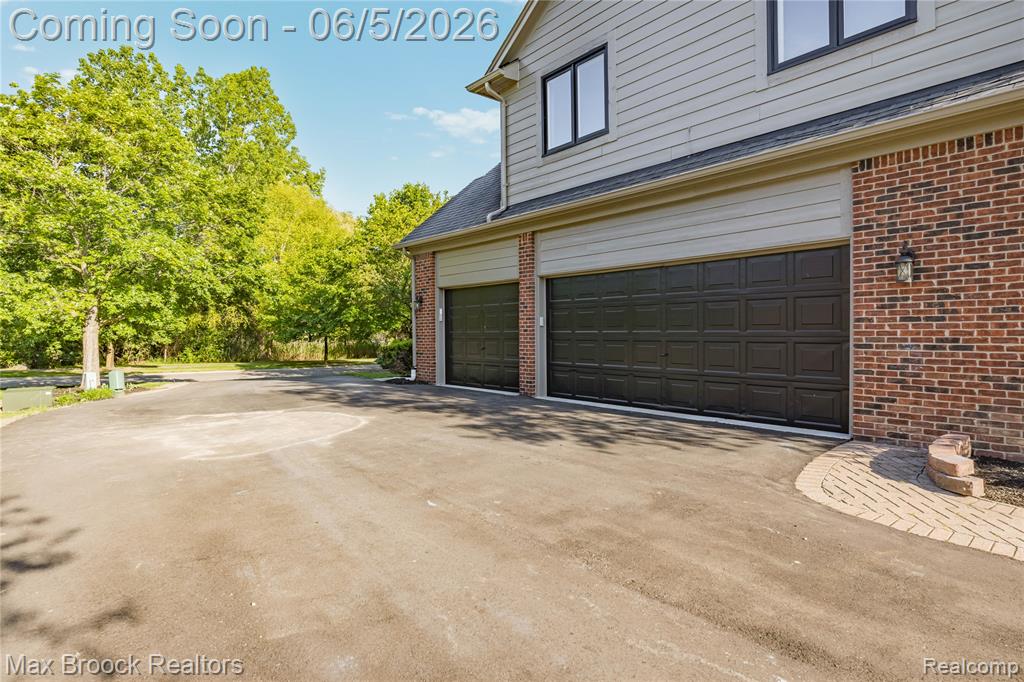 6664 Apple Blossom Trail, West Bloomfield, MI — Photo 70