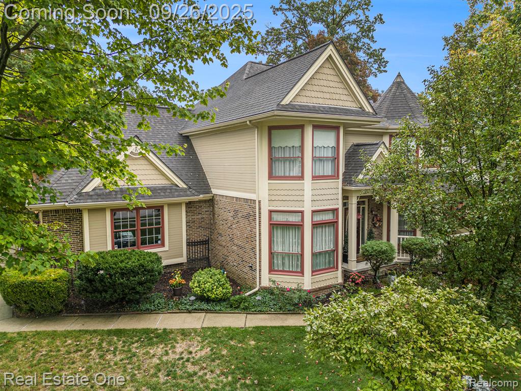 6764 Redford Circle, Troy, MI 48085 — Photo 41