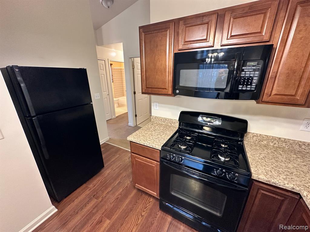 42660 Samantha Avenue, Belleville, MI 48111 — Photo 9