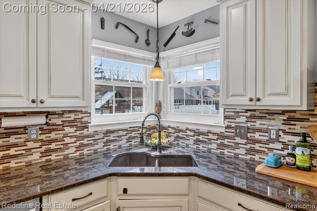 45663 Radnor Road, Canton, MI 48187 — Photo 12