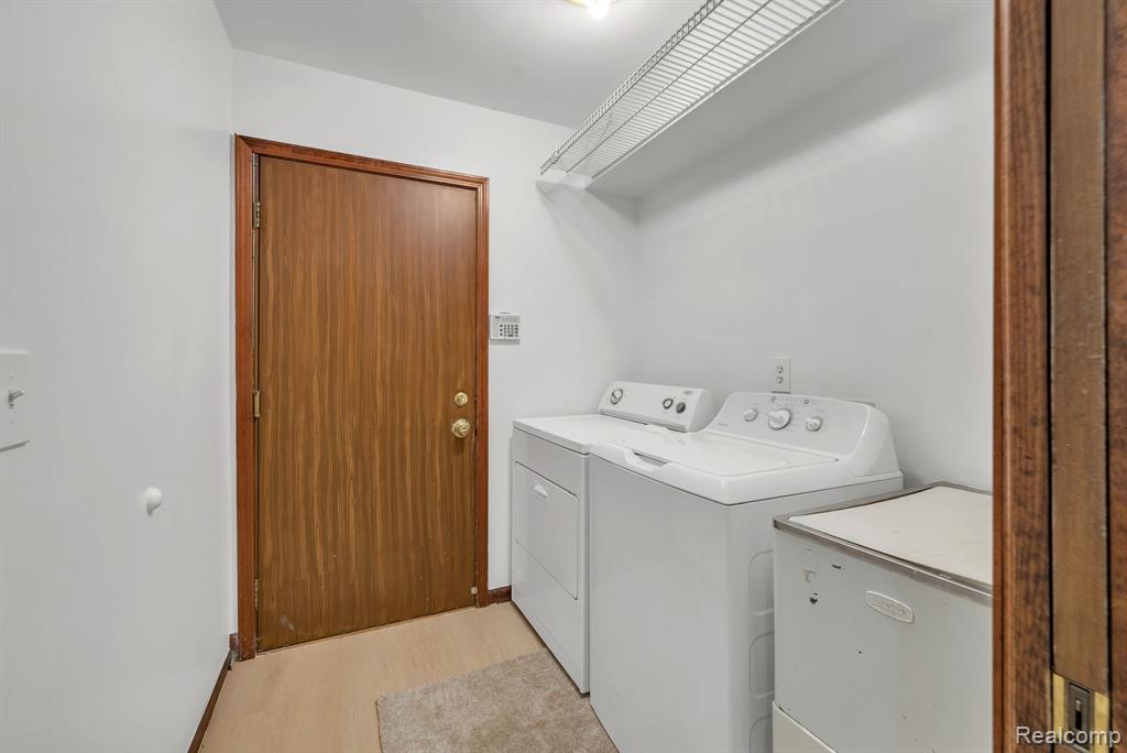 852 N Beech Daly Road, Dearborn Heights, MI 48127 — Photo 17