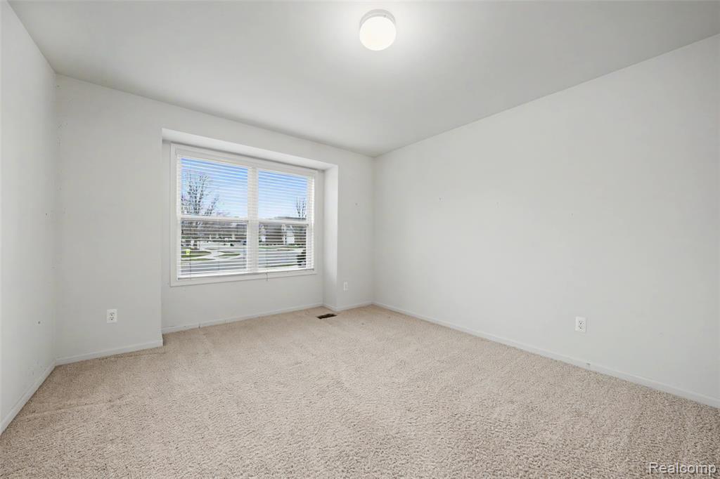 45467 Coachfort Drive, Macomb, MI 48044 — Photo 12