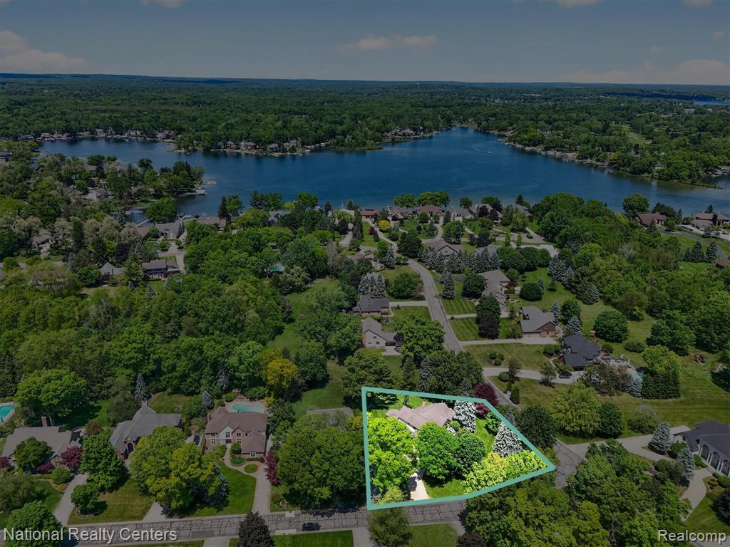 9326 Park Lane, Commerce Twp, MI 48382 — Photo 49