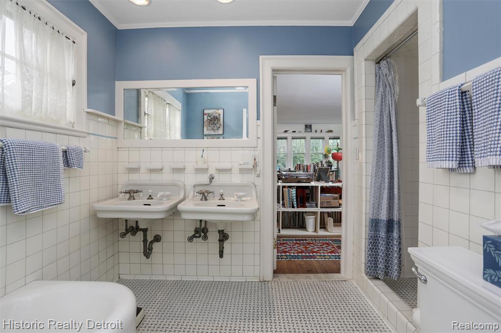 1027 Burns Street, Detroit, MI 48214 — Photo 32
