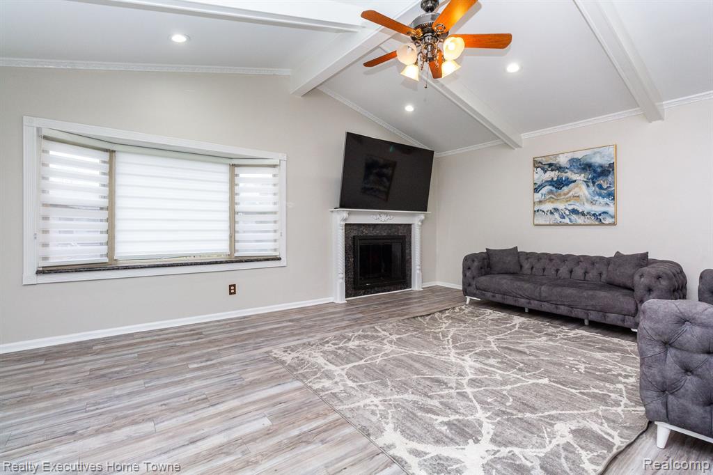 39654 EDGEMONT Drive, Sterling Heights, MI 48310 — Photo 11