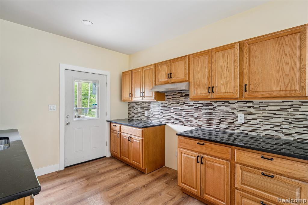 4222 Cadillac Boulevard, Detroit, MI 48214 — Photo 5