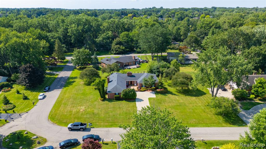 1853 W Bend Drive, Bloomfield, MI 48302 — Photo 49
