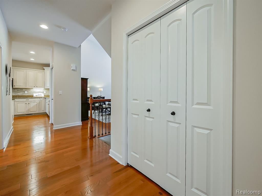 7212 Berry, West Bloomfield, MI — Photo 6