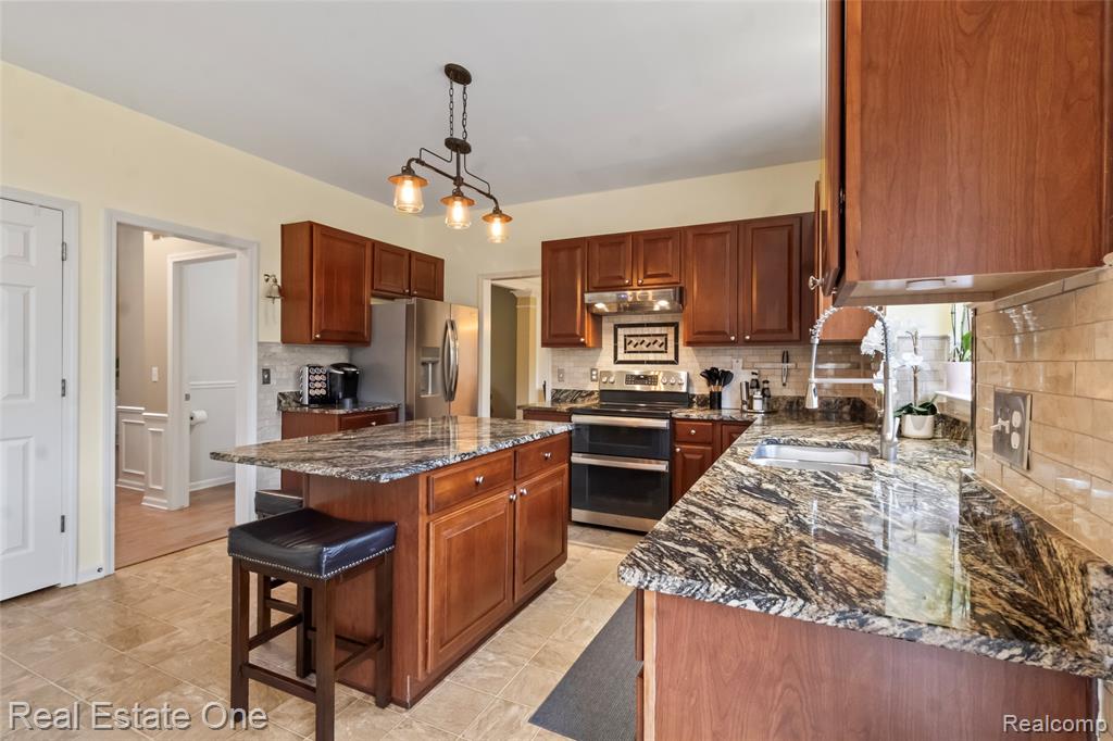 7244 Millrock Avenue, Shelby Twp, MI 48317 — Photo 20