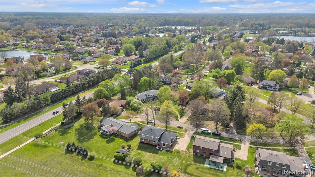 47266 WARWICK Court, Shelby Twp, MI 48315 — Photo 33