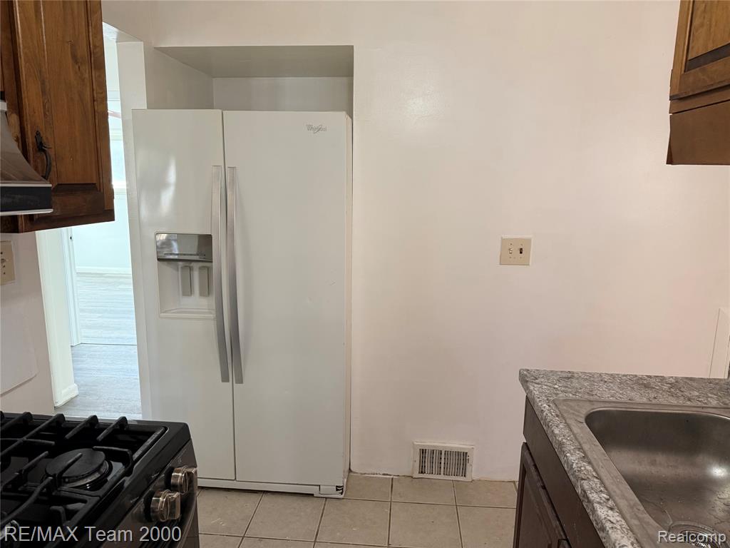 4665 Syracuse Street, Dearborn Heights, MI 48125 — Photo 14