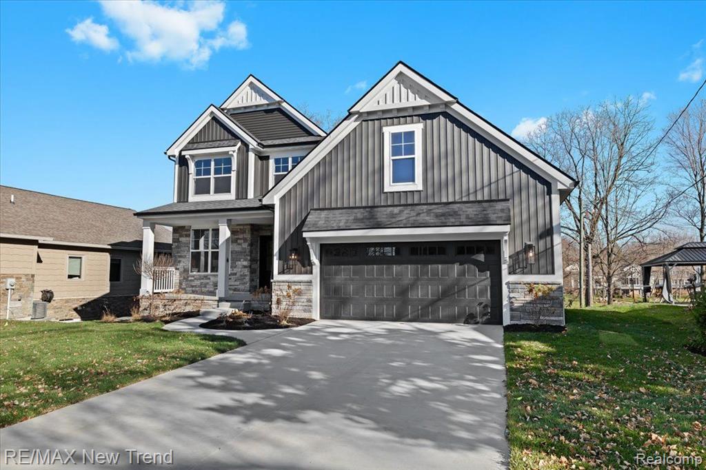311 CAROLINE Street, Milford, MI 48381 — Photo 2