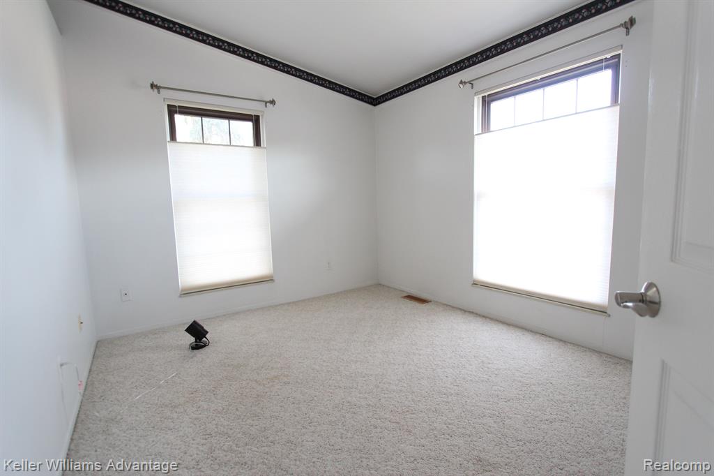 22132 Edgewater, Novi, MI — Photo 12