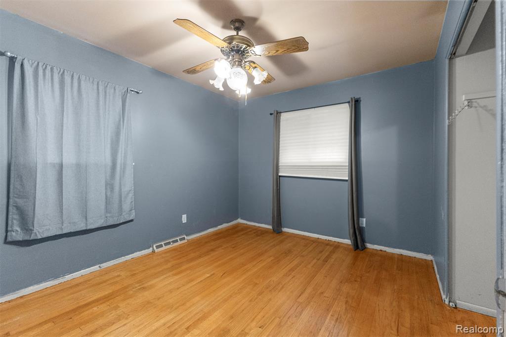 6894 N Gulley Road, Dearborn Heights, MI 48127 — Photo 17