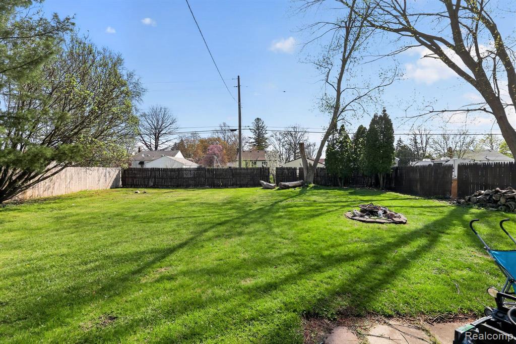 5918 Cardwell Street, Garden City, MI — Photo 2